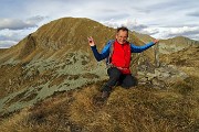 07 Dal Monte Arete (2227 m) vista in Monte Valegino (2415 m)con...vento !